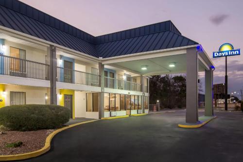 Days Inn by Wyndham Ocean Springs - image 27