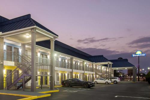 Days Inn by Wyndham Ocean Springs - image 39