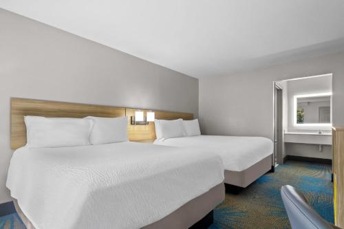 Days Inn by Wyndham Ocean Springs - image 34