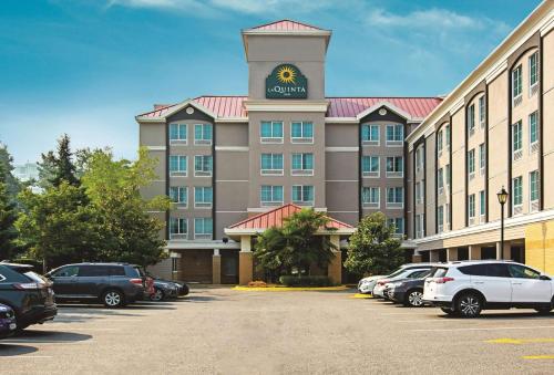 La Quinta Inn by Wyndham Vancouver Airport in Richmond, Canada