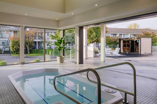 Balcomo - A Ramada By Wyndham - Hotel - Penticton