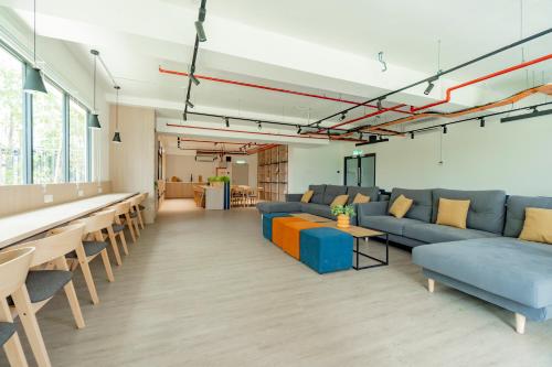 KLIA, KLIA2, NETFLIX-Horizon Suites Sepang, Designed Studio, by Flexihome-MY 3