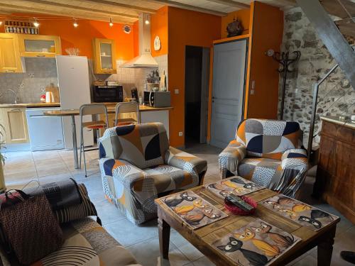 Petite maison sur jardin secret à 50 m de la Rue des teinturiers wifi gratuit