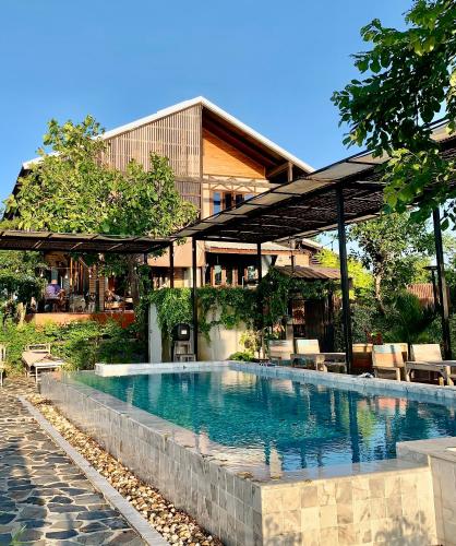 Rang Robin Farmstay with swimming pool in Sida