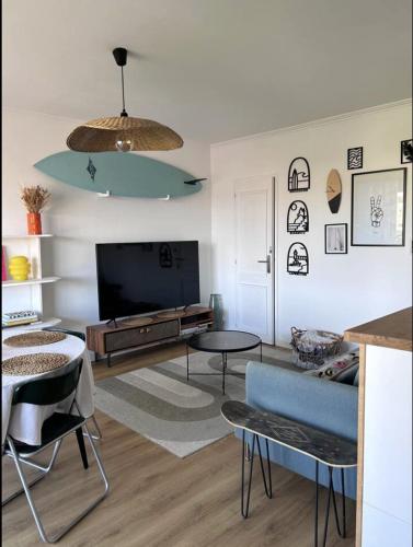 Lumineux et calme avec terrasse - parking gratuit in Aiguerelles