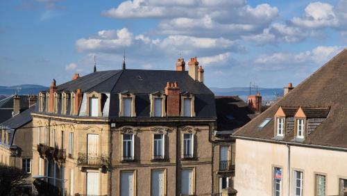 Вид, L'Arbre Voyageur - Suite de Luxe au cœur d'Autun in Отун