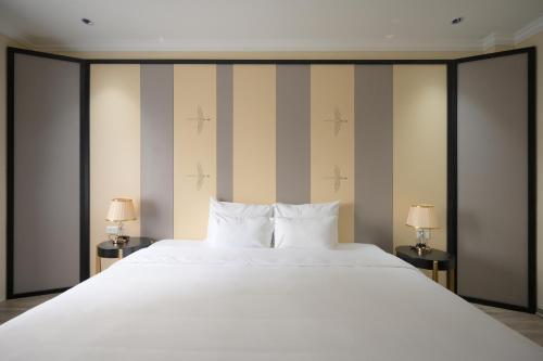 San Hotel & Pool - image 3