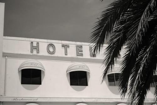 L'Hotel De La Plage in Le Grau-du-Roi