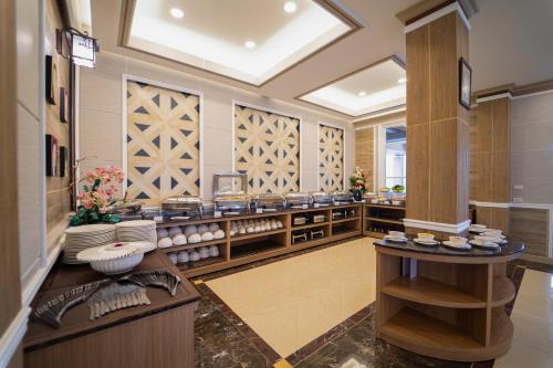 Restaurant, ไร่ทิพย์โอชาคีรี ฟาร์มสเตย์ ป่าละอู in Palau