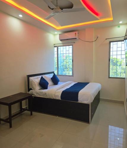 LAXMI RAJ AWASIYE HOTEL in Bettiah