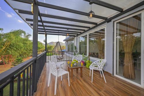5BHK - Silver Spring Villa By Tropicana Stays near The Oven, Pawna Dam, Lonavala