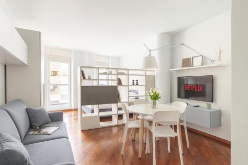 The Boutique Houses - Duomo & Bocconi - Milan Apartment with Terrace - City Center