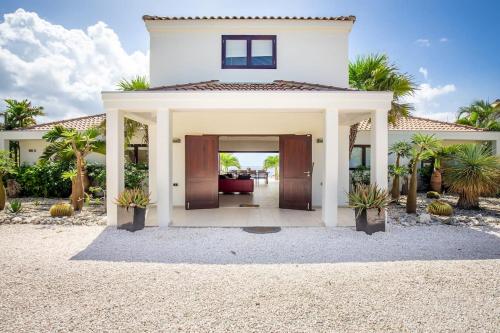 Entrada, Villa Sea Bright 63 - Coral Estate in Willibrordus