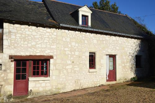 La Poitevinière, jardin, barbecue, proche Saumur, x7, wifi (La Poiteviniere, jardin, barbecue, proche Saumur, x7, wifi) in Neuille
