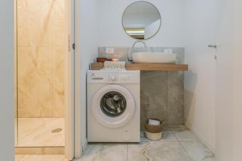 Como Loft Charme by Rent All Como - image 2
