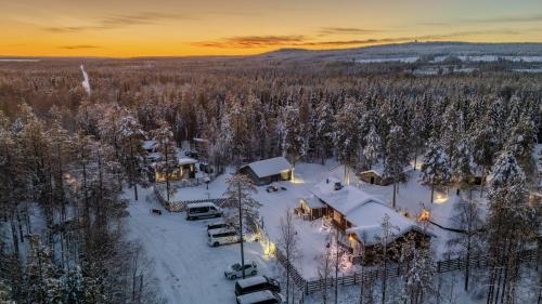 Exterior view, Raitola Reindeer and Husky Farm- Panorama Lodges in Apukka
