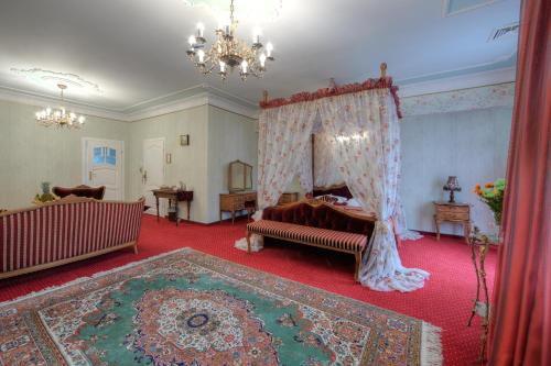 1 queen bed