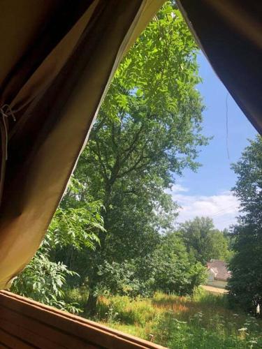 Kilátás, Cabane à la belle étoile (Cabane a la belle etoile) in Tancrou