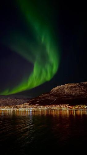 Aurora Star - New apartment, fantastic sea view, Tromsø