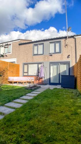 Exterior view, Modern Birmingham House with Parking & Garden Near M6 - Newtown Contemporary Stay in Handsworth Wood