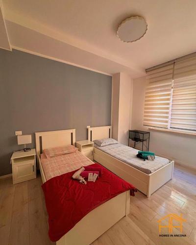 CarloAlbertoApartment -B by Homes in Ancona