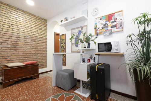 แมซอง โกลอสเซว เกสท์เฮาส์ (Maison Colosseo Guesthouse) near โคลีเซียม