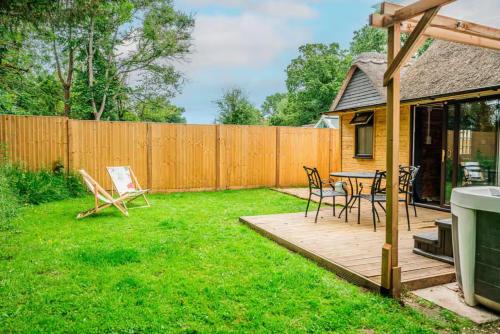 Have, Cadnam Cottage with Private Hot Tub, New Forest in Cadnam