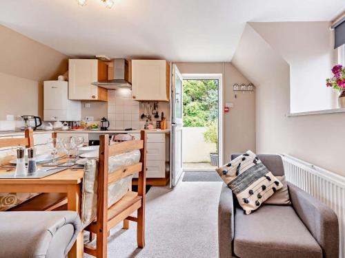 Iekārtas, 2 Bed in Cosheston oc-fb059 in Cosheston