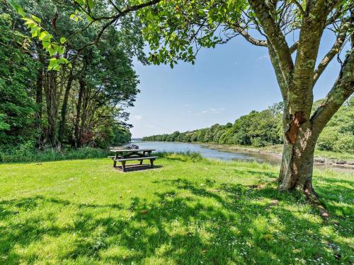 Iekārtas, 2 Bed in Cosheston oc-fb059 in Cosheston