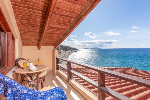Villa Maria - Ligres Beach in Lampi
