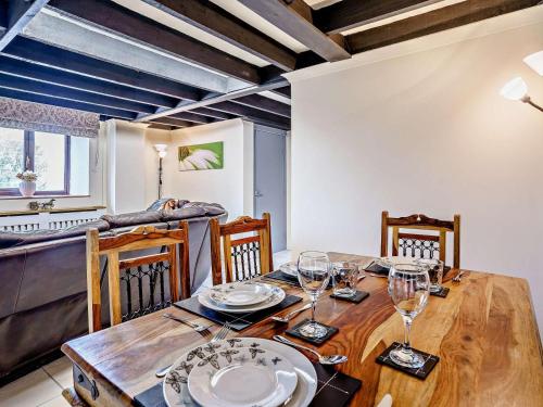 Iekārtas, 2 Bed in Llanybydder oc-81353 in Llanwenog