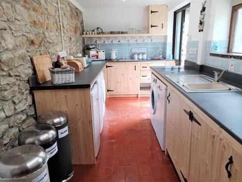 Iekārtas, 2 Bed in Llanybydder oc-81353 in Llanwenog