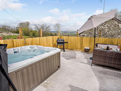 Iekārtas, 2 Bed in Llanybydder oc-81353 in Llanwenog