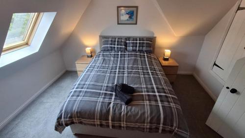 Recently refurbished comfort at The Ark by the sea in Лочкаррон