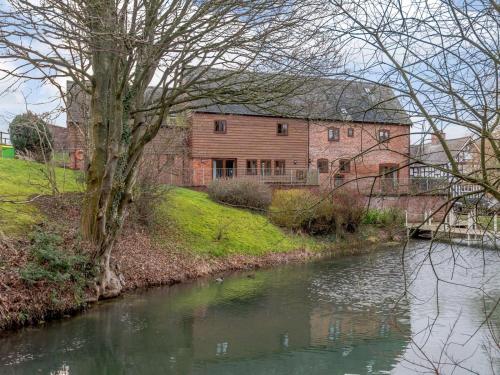 Iekārtas, 4 Bed in Newtown oc-86784 in Bettws Cedewain