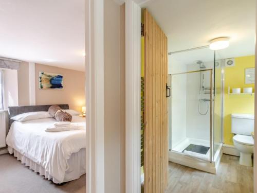 Seadmed, 2 Bed in Cosheston oc-fb060 in Cosheston