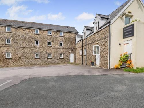 Seadmed, 2 Bed in Cosheston oc-fb060 in Cosheston