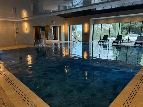 泳池, Lyons Woodlands Hall in 魯思因