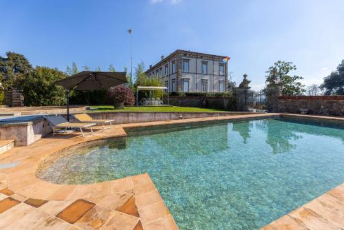 Exclusive Villa with two Pools and private garden