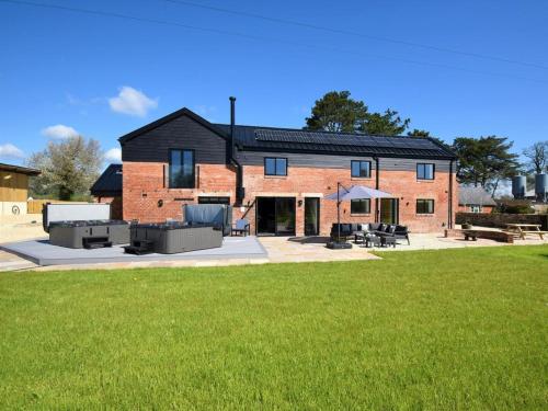 Facilities, 14 Bed in Welshpool oc-90568 in Berriew