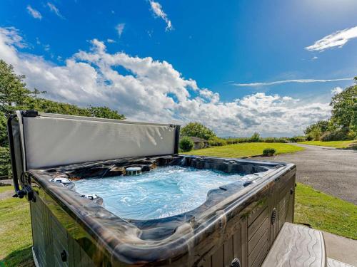 Iekārtas, 5 Bed in Aberystwyth oc-58889 in Blaenplwyf