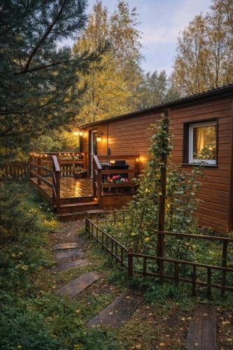 Miodowy Zakątek Całoroczne Domki i Pokoje przy Suntago, Deepspot, Pyszne Śniadania, Grill (Miodowy Zakatek Caloroczne Domki i Pokoje przy Suntago, Deepspot, Pyszne Sniadania, Grill) in Мщонув