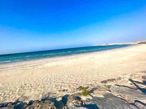 Ajmal Makan Blue Bay Walk in 烏姆古韋恩
