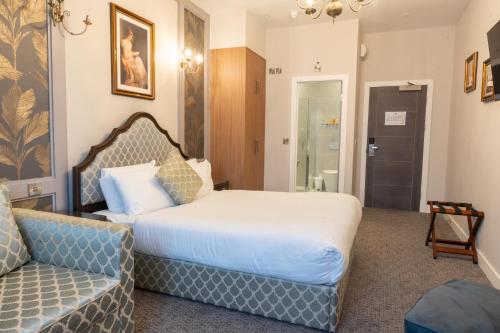 room detail thumbnail 1