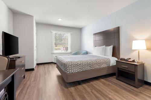 Savannah Suites Atlanta Airport - image 12