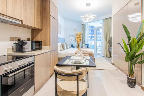 Minimalist Luxe Studio in the City - image 11