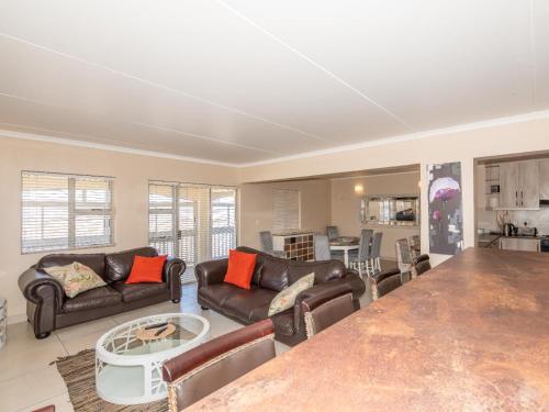 3 bedrooms, 4 beds