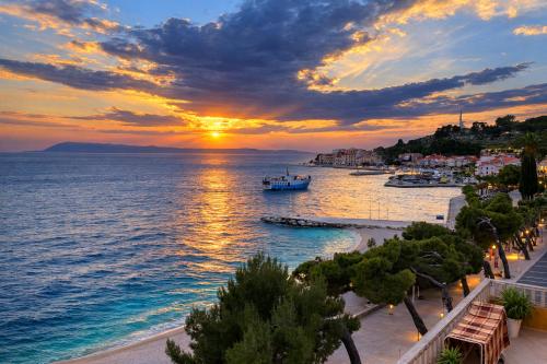 Villa Sunce Beachfront 3
