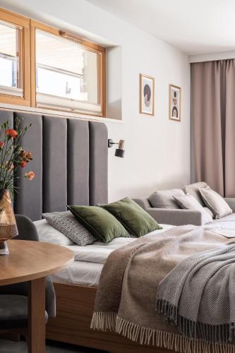 Apartament TATRA SKY z widokiem na góry - klimatyzacja i parking w cenie - IZBY PODHALAŃSKIE – khách sạn tại Kiry