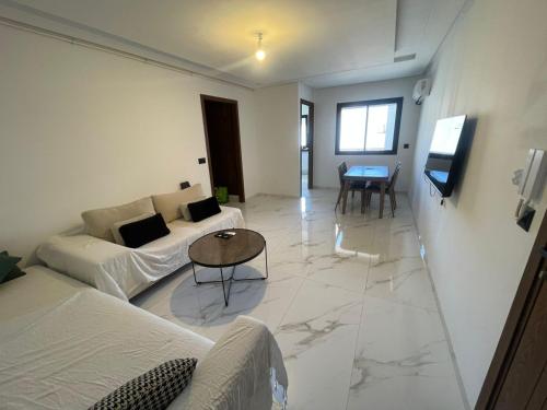 Appartement moderne dans un quartier très animé – khách sạn tại Jardins De Carthage